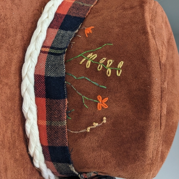 Hand Embroidered Wide Brim Hat - Picture 3 of 3